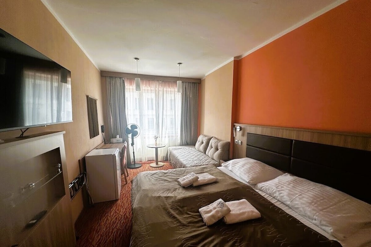 In-room safe, desk, blackout drapes, WiFi (free)