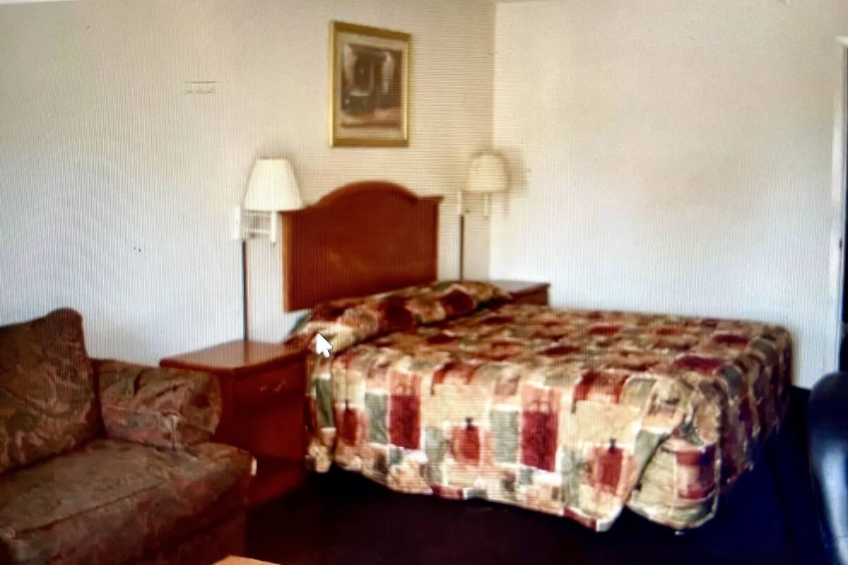 Individually furnished, free WiFi, bed sheets