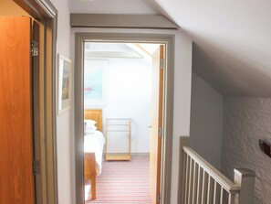 Decoración personalizada, muebles diferentes y wifi gratis