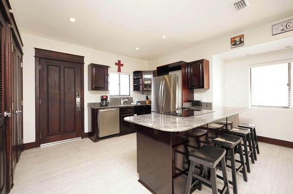 Fridge, microwave, oven, stovetop