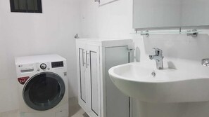 Interior - Live home away from home in a peaceful neighborhood in Unawatuna (Unawatuna)