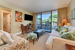 Condo, Multiple Beds (Pacific Shores B102) | Living area