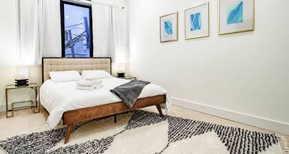 Eastern Market & METRO Accessible, Modern Charm, Walk Everywhere!