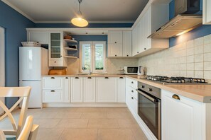 Villa, 4 Bedrooms, Private Pool, Sea View | Private kitchen | Microwave, oven, dishwasher, coffee/tea maker