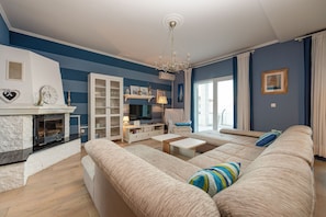 Villa, 4 Bedrooms, Private Pool, Sea View | Living room | Fireplace