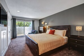 4 bedrooms, iron/ironing board, WiFi, bed sheets - Large Family Pool Home and Recently Remodeled and Close to El Paseo and Mtn View (Palm Desert)