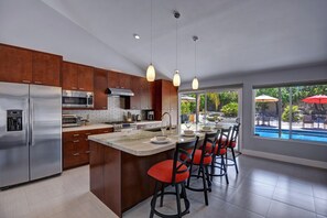 Fridge, microwave, oven, stovetop - Large Family Pool Home and Recently Remodeled and Close to El Paseo and Mtn View (Palm Desert)