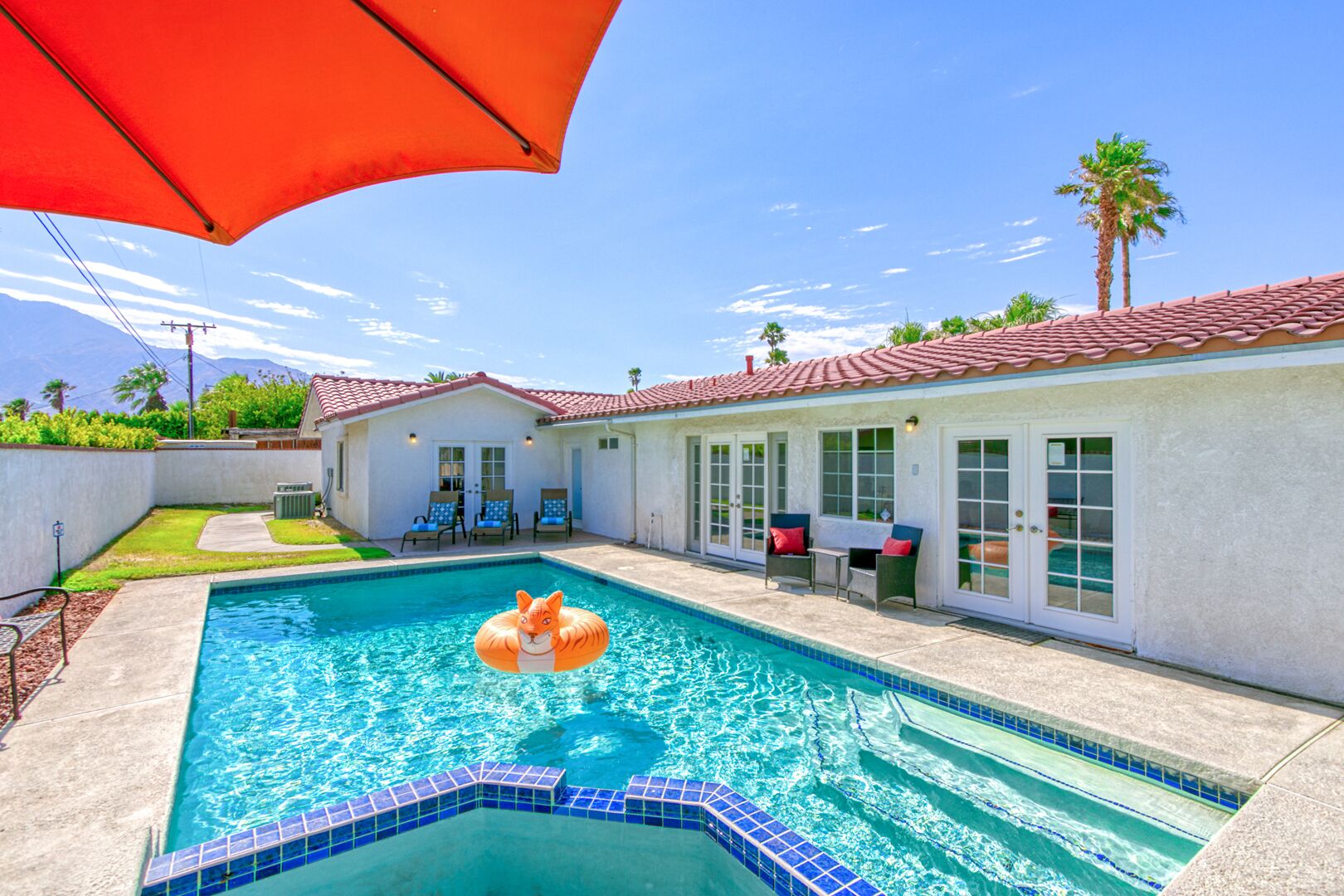 Spacious 6 Bdr Pool Home w/ basketball court,  perfect for Families