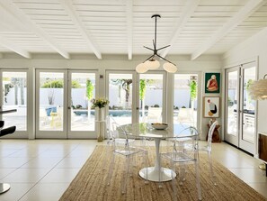 Dining - Fabulous Pool+Spa Home- 1.3 miles from downtown PS! (Palm Springs)