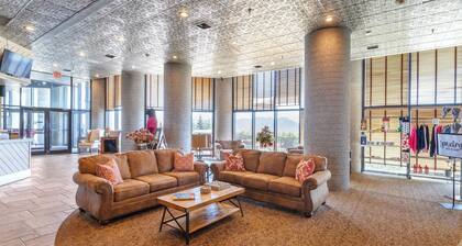 Handsome Condo, View in Sugar Mountain, Heated Pool & Jacuzzi by RedAwning