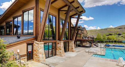 Moose Mgmt at Carriage House 320: Remodeled! Fireplace-Free Bus Route-Hot Tub