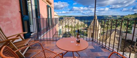 تناول الطعام بالخارج