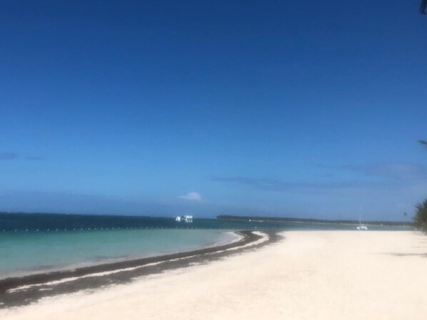 In Strandnähe, Liegestühle