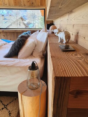 7 bedrooms, iron/ironing board, free WiFi
