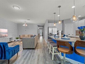 Smart TV y futbolito 