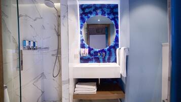 Dusche im Bad