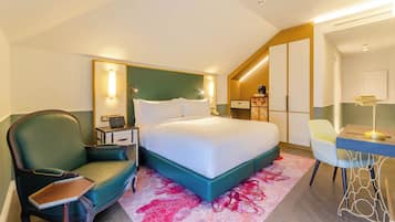 Deluxe Room, 1 King Bed, Balcony (View) | Minibar, in-room safe, blackout drapes, iron/ironing board