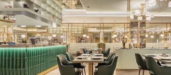 The Emerald House Lisbon, Curio Collection By Hilton