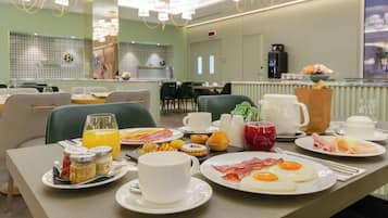 Daily buffet breakfast for a fee
