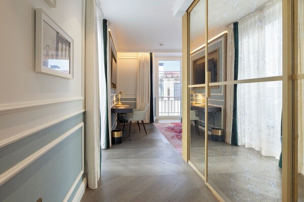 Suite (Emerald) | Minibar, Zimmersafe, Verdunkelungsvorhänge, Bügeleisen/Bügelbrett