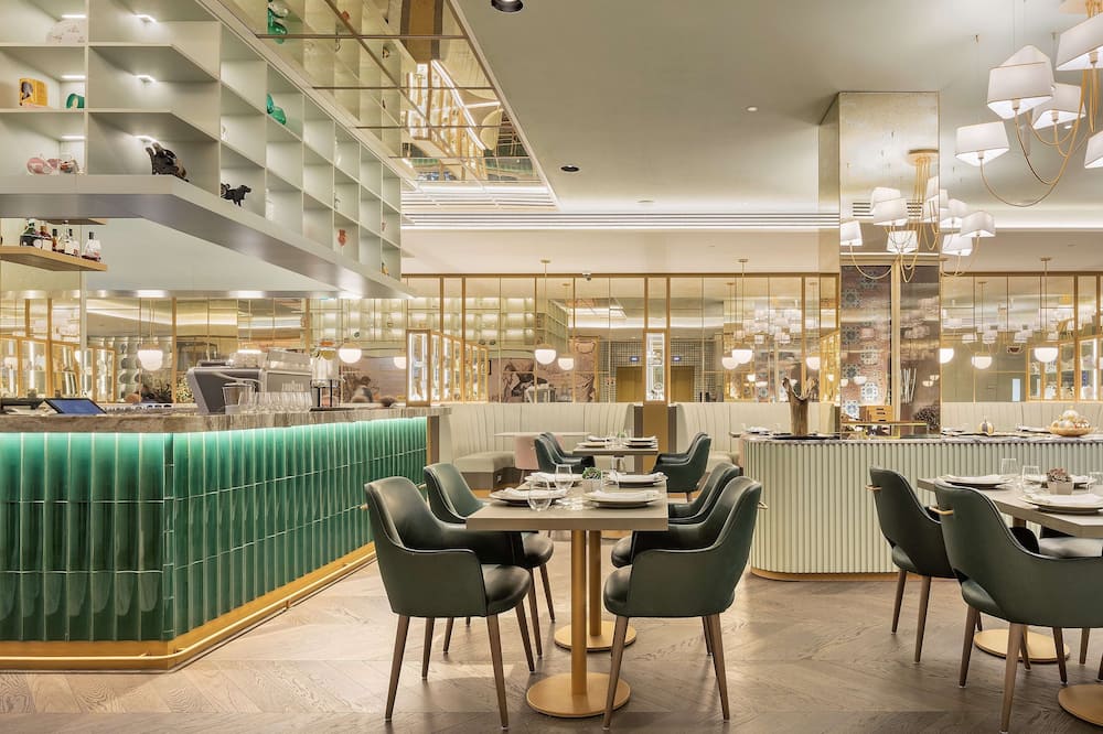 The Emerald House Lisbon, Curio Collection By Hilton