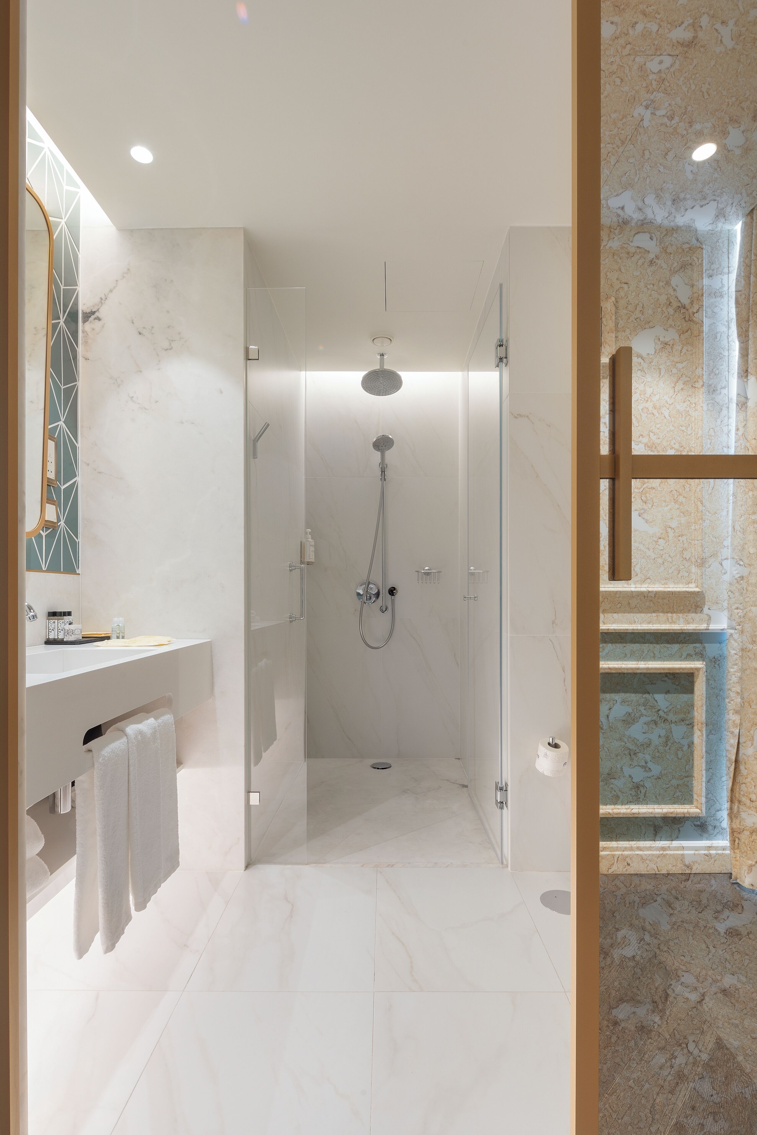 Suite (Emerald) | Bathroom