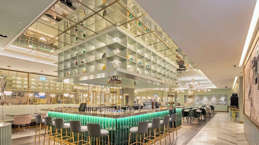 The Emerald House Lisbon, Curio Collection By Hilton