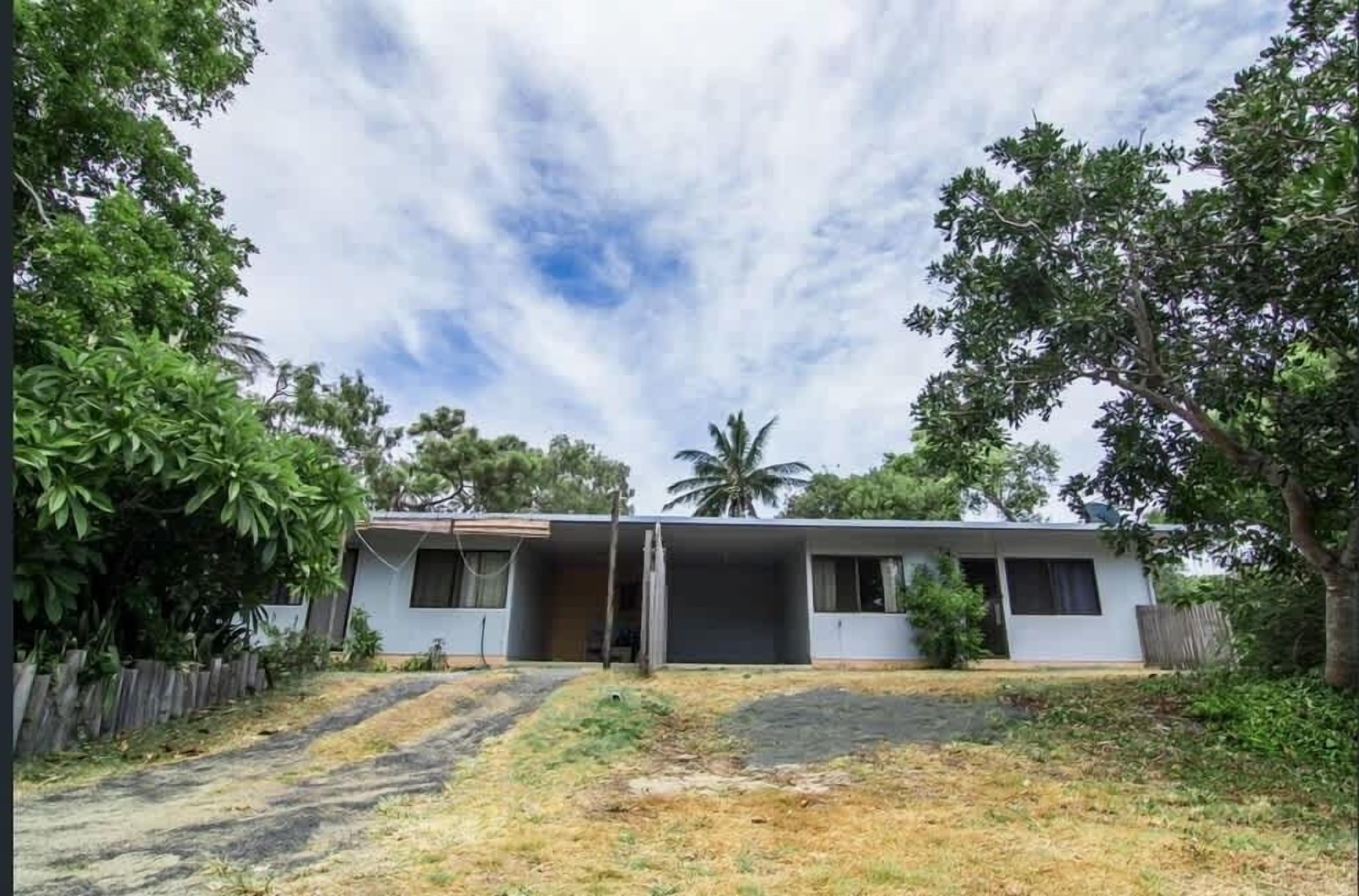 Don't judge this book by it's cover. Inside is all renovated in a light, bright, modern style for your enjoyment. This too shall soon be completely renovated.