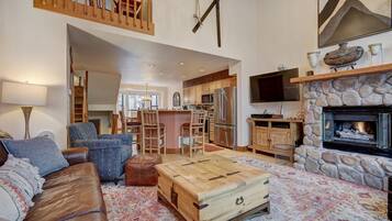 Smart TV, fireplace, DVD player, books