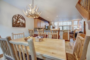Dining - Walk To Town, Free Shuttle To Ski, Peak 9 Location, Fireplace, Hot Tub, Value (Breckenridge)