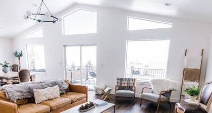 Beautiful Home Near Bear Lake Golf Course! Hot Tub & Pool Table! Ideal Beach Resort Access Included!