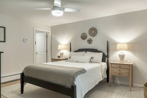 1 bedroom, iron/ironing board, free WiFi, bed sheets - Stylish Guest Apartment (Wright City)