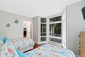 4 bedrooms, iron/ironing board, free WiFi, bed sheets