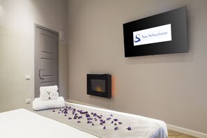 2 多间卧室、客房内保险箱、旅行婴儿床、免费 WiFi