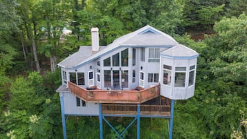 Studio (3 Bedrooms) | Front of property