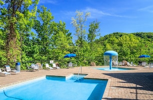 Studio (3 Bedrooms) | Property amenity