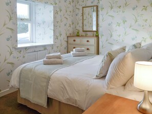 3 quartos, Wi-Fi de cortesia, roupa de cama