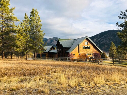 Stay where the wildlife play!