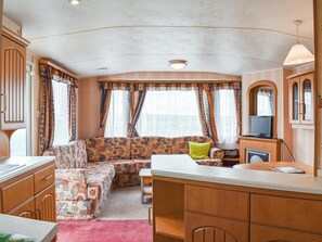 Living area - Set in a lovely, private position surrounded by countryside. (Aberdaron)