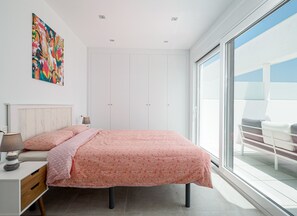 2 slaapkamers, een strijkplank/strijkijzer, gratis wifi