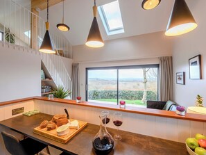 Dining - 2 bedroom accommodation in Longhope (Longhope)