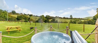 1 bedroom accommodation in Llanfair Caereinion