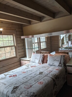9 bedrooms, free WiFi, bed sheets