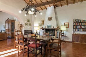 Dining - Podere San Ansano 14+2, Emma Villas (Civitella Paganico)