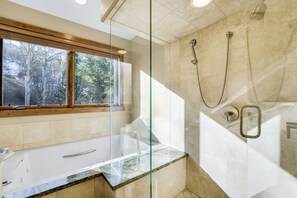 Hair dryer, towels - Spacious Mountain Retreat w/ Amazing Views! By Gorecreek Rentals (Avon)