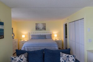 1 habitación, tabla de planchar con plancha, wifi gratis y ropa de cama