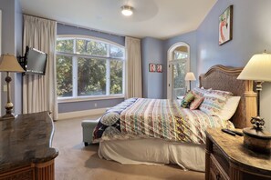 8 Schlafzimmer, Bügeleisen/Bügelbrett, Reisekinderbett, WLAN