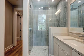 Shower, towels