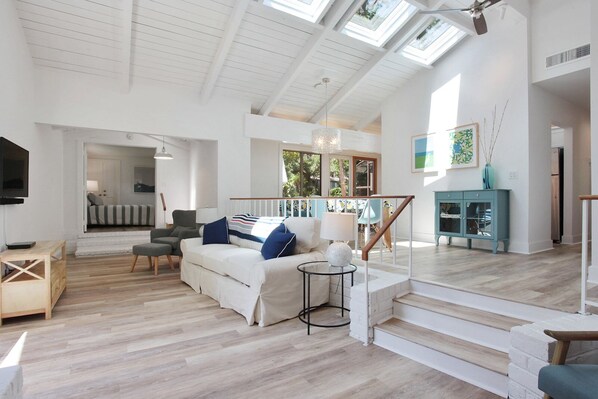 Smart TV, DVD player