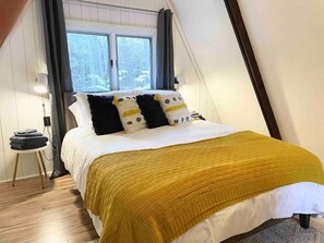 4 Schlafzimmer, Schreibtisch, Bügeleisen/Bügelbrett, Reisekinderbett